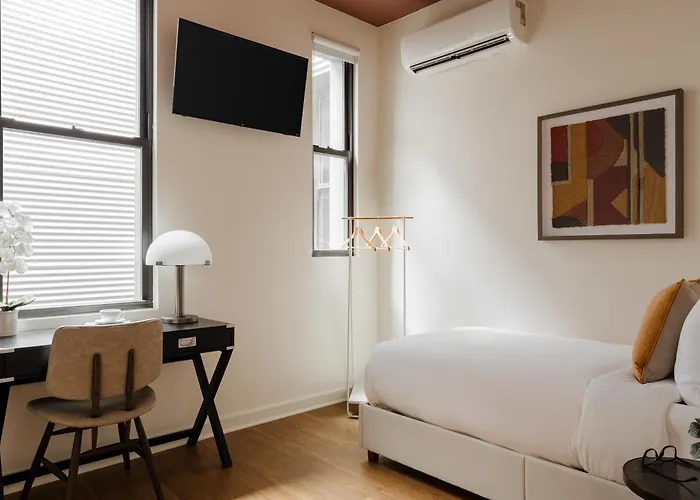 Found Hotels, Chicago, Series By Marriott 3*