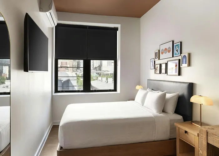 Found Hotels, Chicago, Series By Marriott Hotel 3*