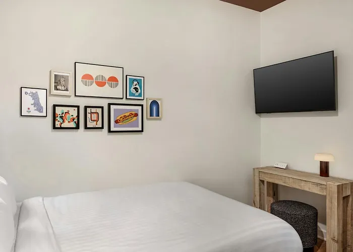 Found Hotels, Chicago, Series By Marriott 3*