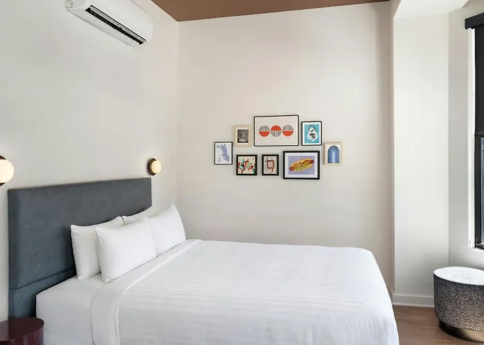 Found Hotels, Chicago, Series By Marriott Hotel 3*