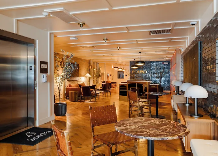 Found Hotels, Chicago, Series By Marriott 3*
