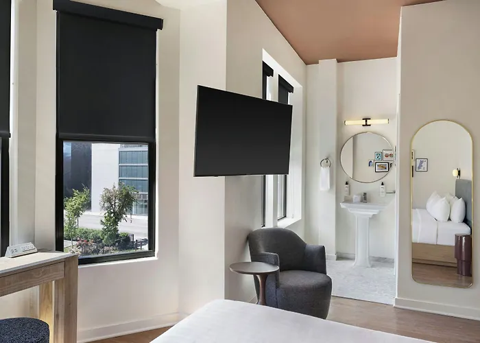 Found Hotels, Chicago, Series By Marriott 3* Chicago